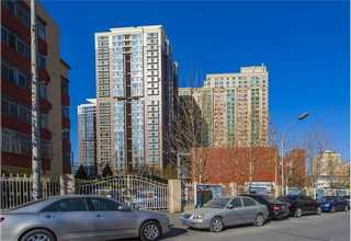 山东职业精品女装服装货源哪里定制比较好